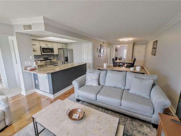5830 Trailwinds DR, Unit 814, FORT MYERS, FL 33907