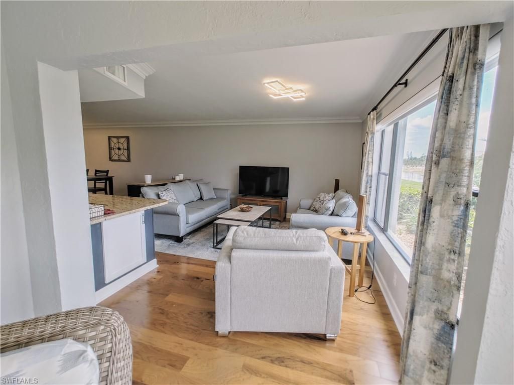 5830 Trailwinds Dr, Unit 814, Fort Myers, FL 33907 Photo