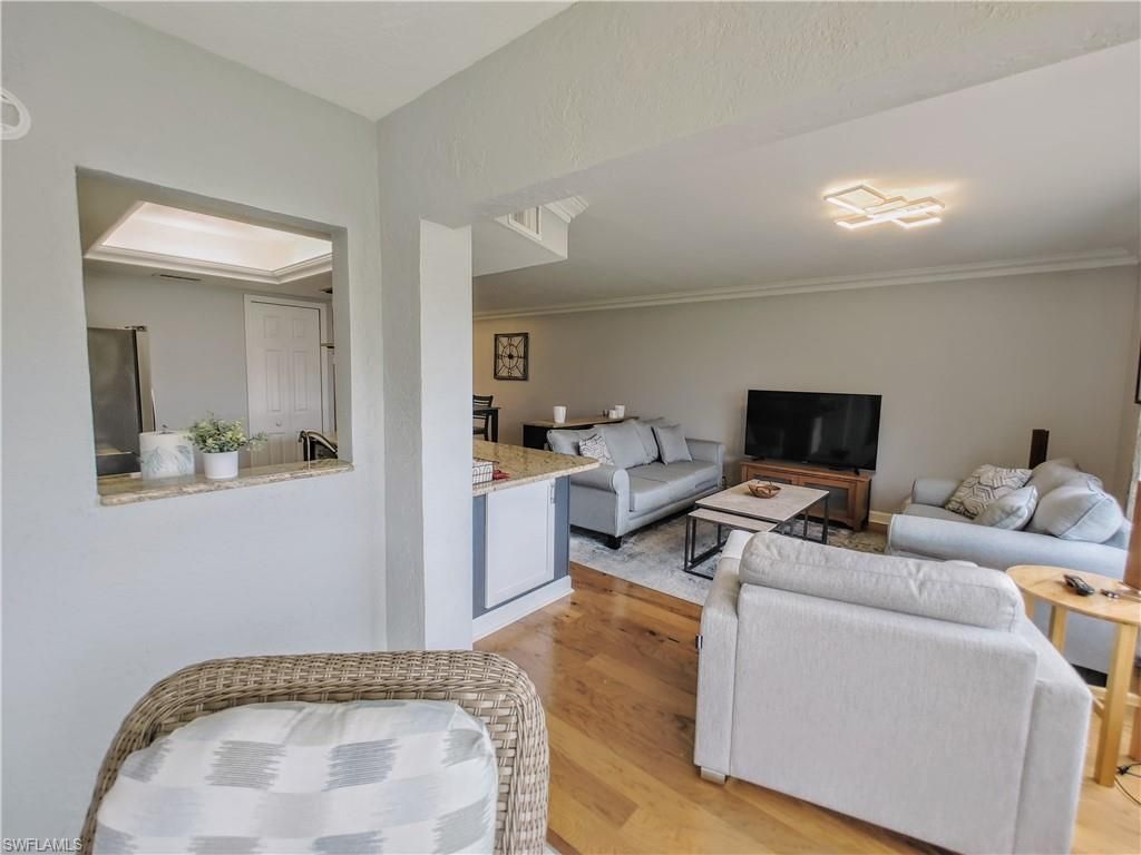 5830 Trailwinds Dr, Unit 814, Fort Myers, FL 33907 Photo