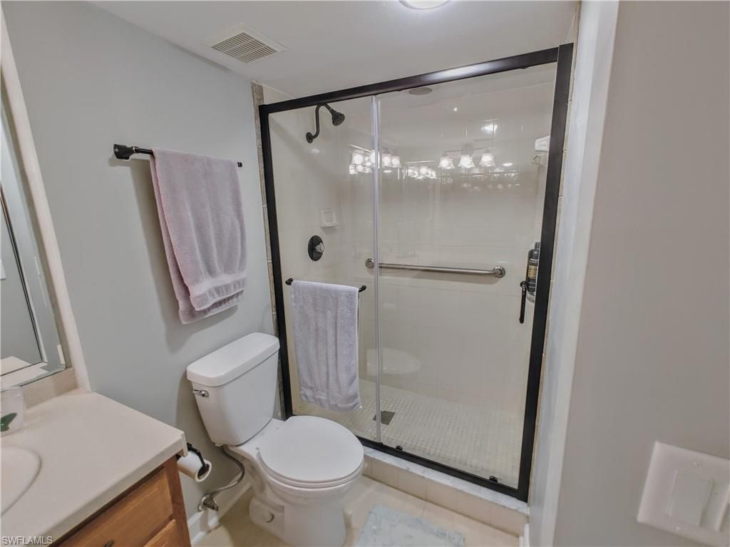 5830 Trailwinds Dr, Unit 814, Fort Myers, FL 33907 Photo
