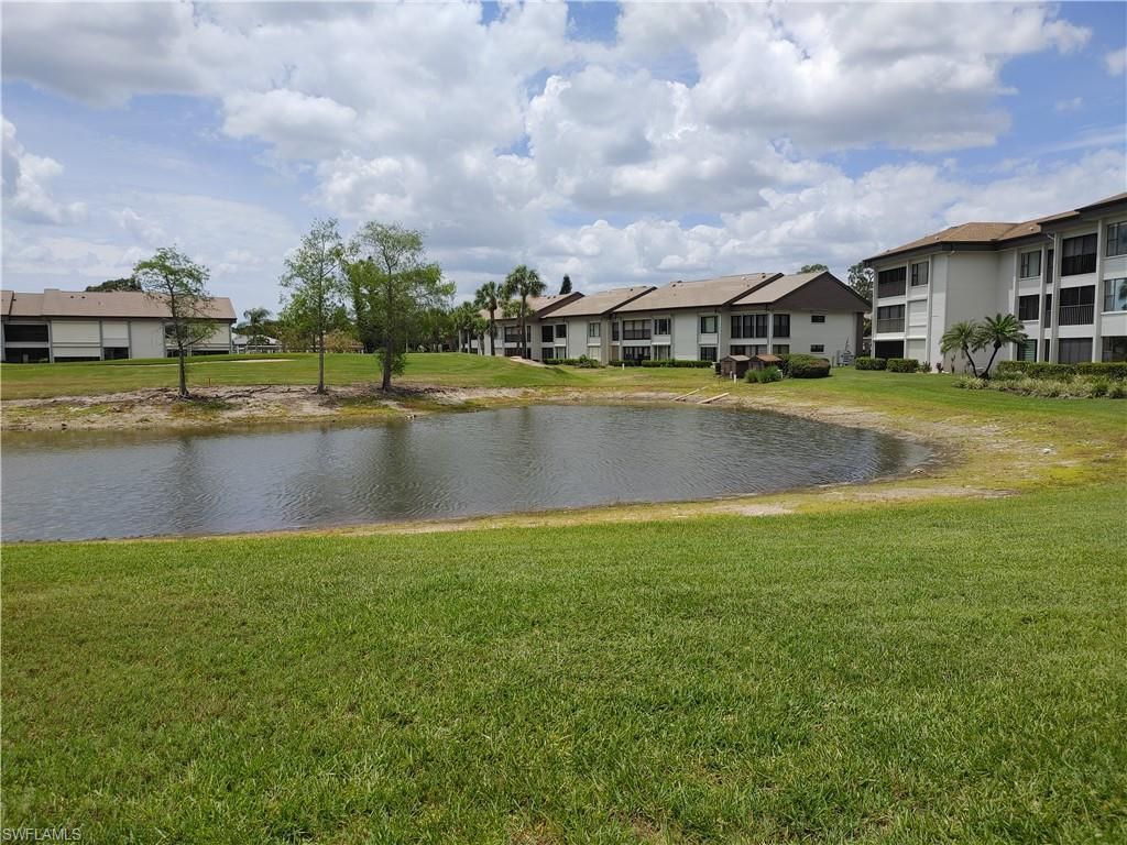 5830 Trailwinds Dr, Unit 814, Fort Myers, FL 33907 Photo