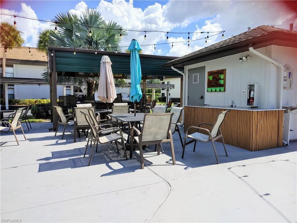 5830 Trailwinds Dr, Unit 814, Fort Myers, FL 33907 Photo