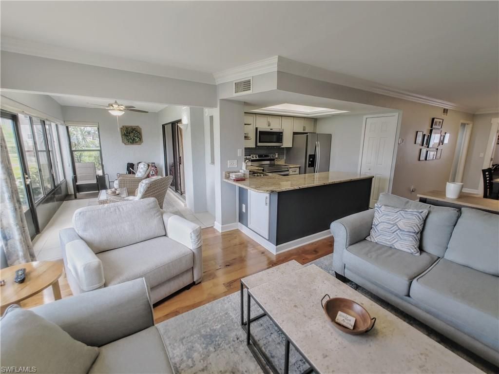 5830 Trailwinds Dr, Unit 814, Fort Myers, FL 33907 Photo
