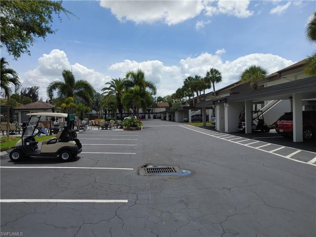 5830 Trailwinds Dr, Unit 814, Fort Myers, FL 33907 Photo