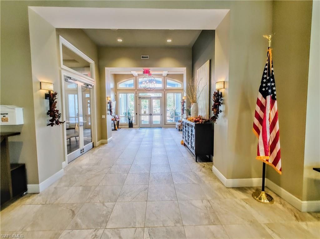 5830 Trailwinds Dr, Unit 814, Fort Myers, FL 33907 Photo