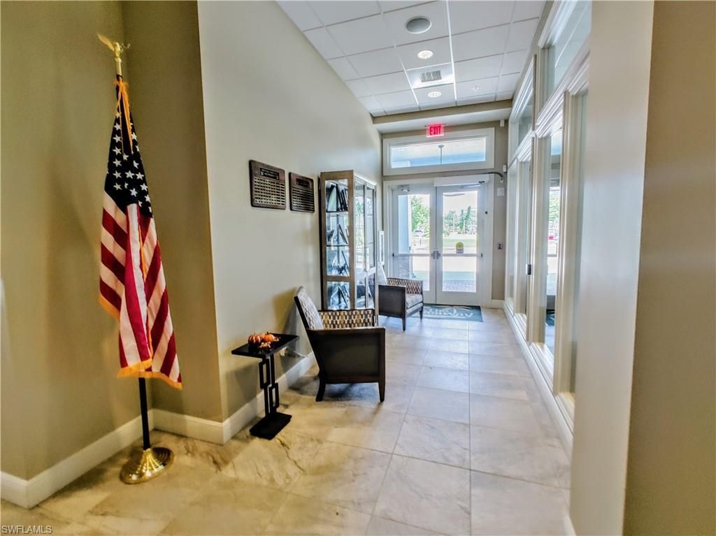 5830 Trailwinds Dr, Unit 814, Fort Myers, FL 33907 Photo