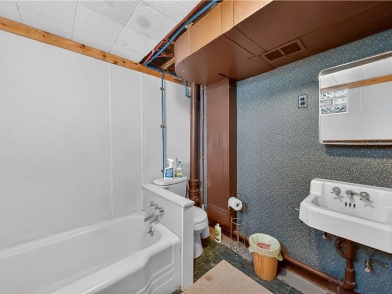 2114 E Turkeyfoot Lake Road, Green, OH 44312 Photo 21