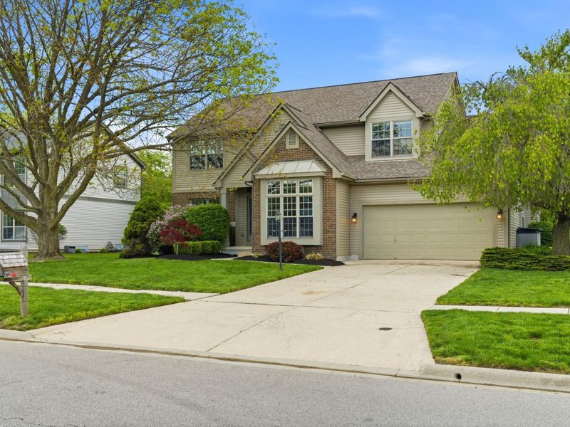 6585 Oak Shadow Drive, Westerville, OH 43082 Photo 3