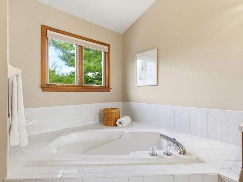 6585 Oak Shadow Drive, Westerville, OH 43082 Photo 36