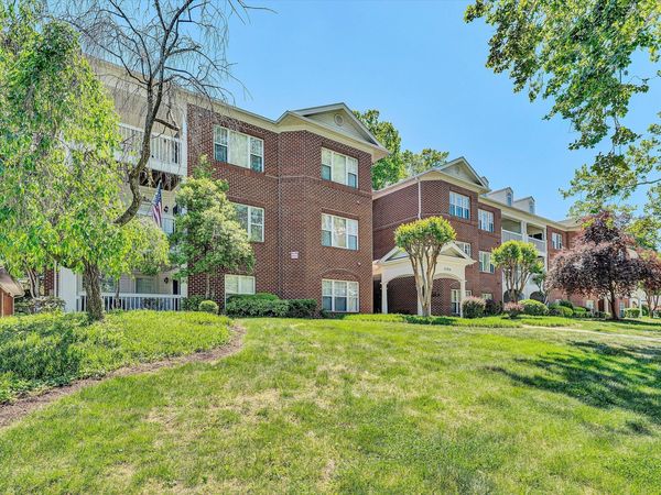 2220 Carolina AVE SW, Unit # 305, Roanoke, VA 24014