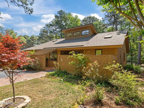 5 Village By The Lk Lane, Southern Pines, NC 28387