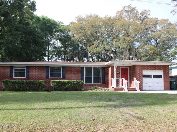 8648 EMERALD ISLE Circle S, Jacksonville, FL 32216