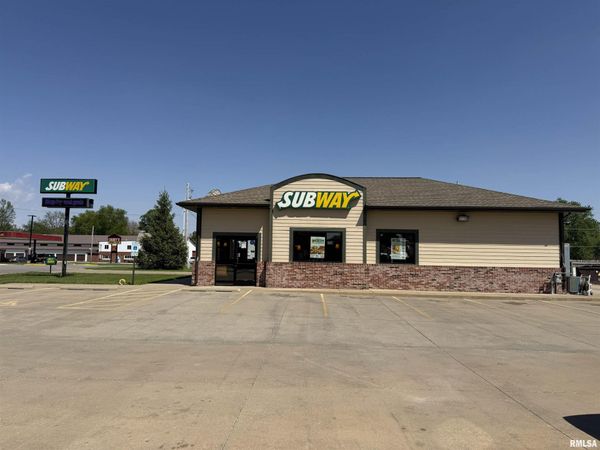 201 E CHESTNUT Street, Mason City, IL 62644