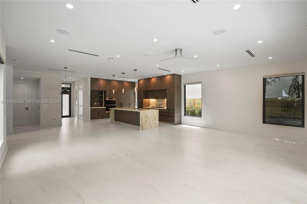 739 NE 17th Way, Fort Lauderdale, FL 33304 Photo