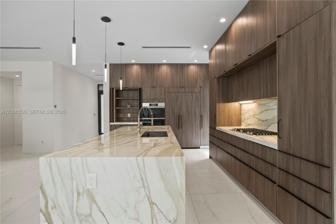 739 NE 17th Way, Fort Lauderdale, FL 33304 Photo