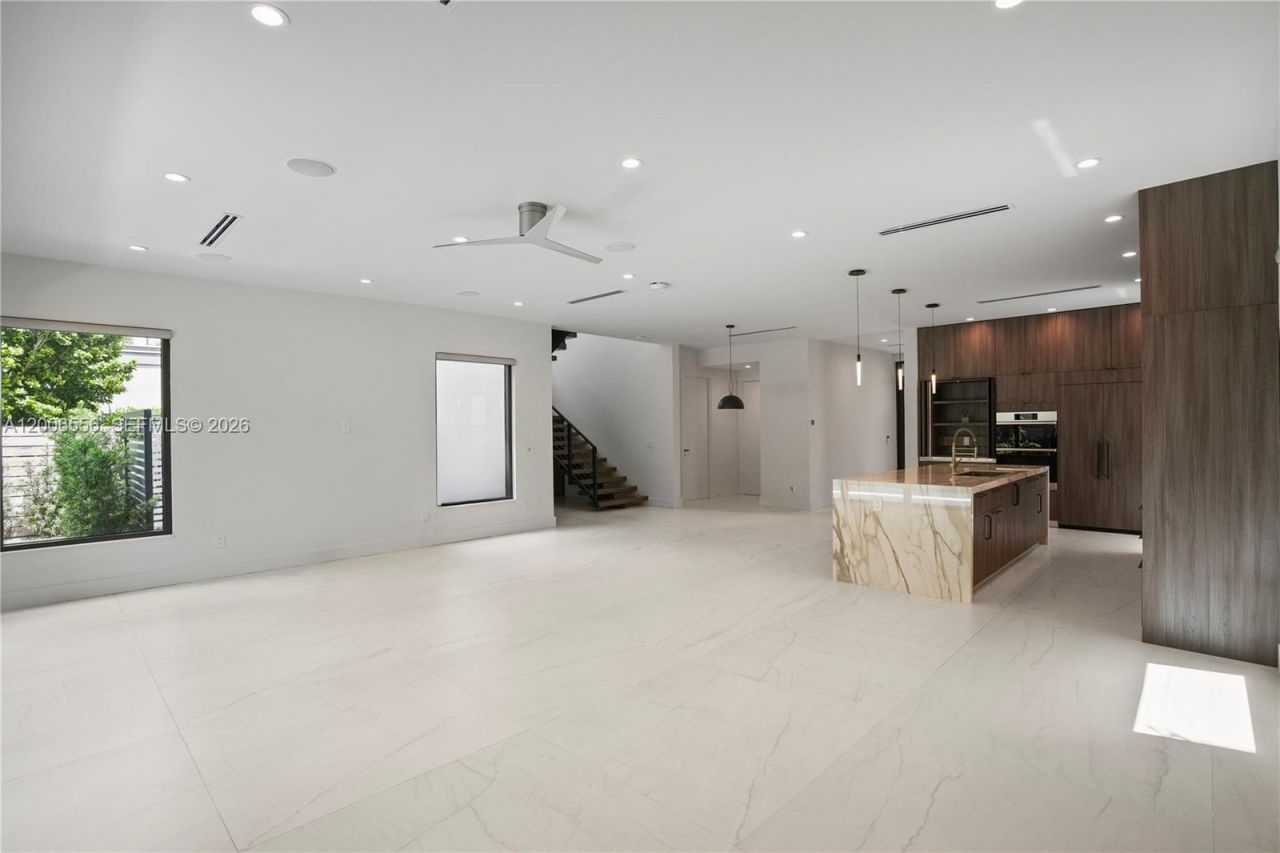 739 NE 17th Way, Fort Lauderdale, FL 33304 Photo