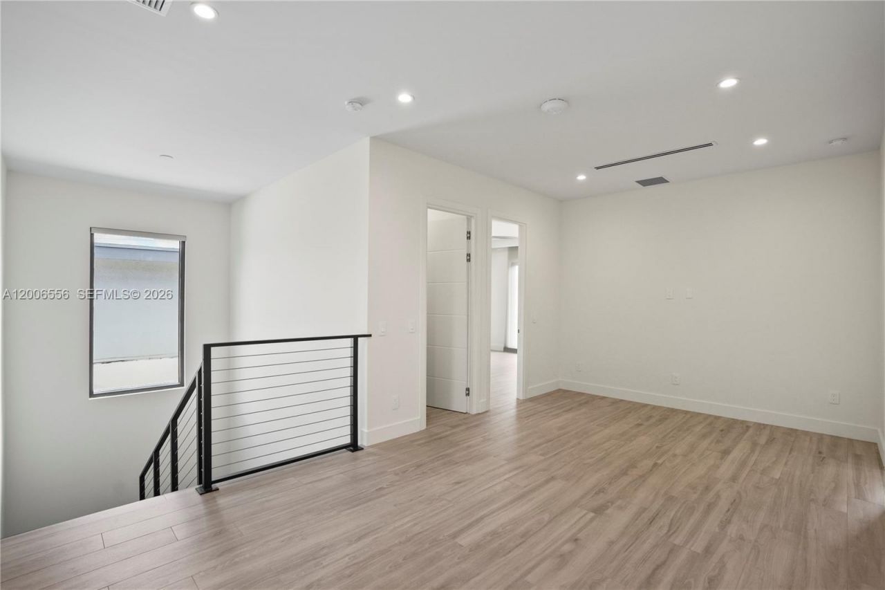 739 NE 17th Way, Fort Lauderdale, FL 33304 Photo