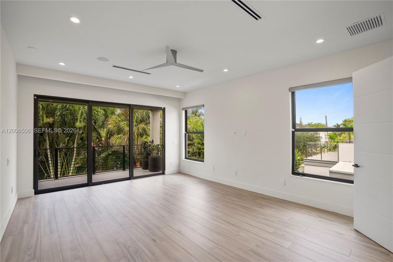 739 NE 17th Way, Fort Lauderdale, FL 33304 Photo