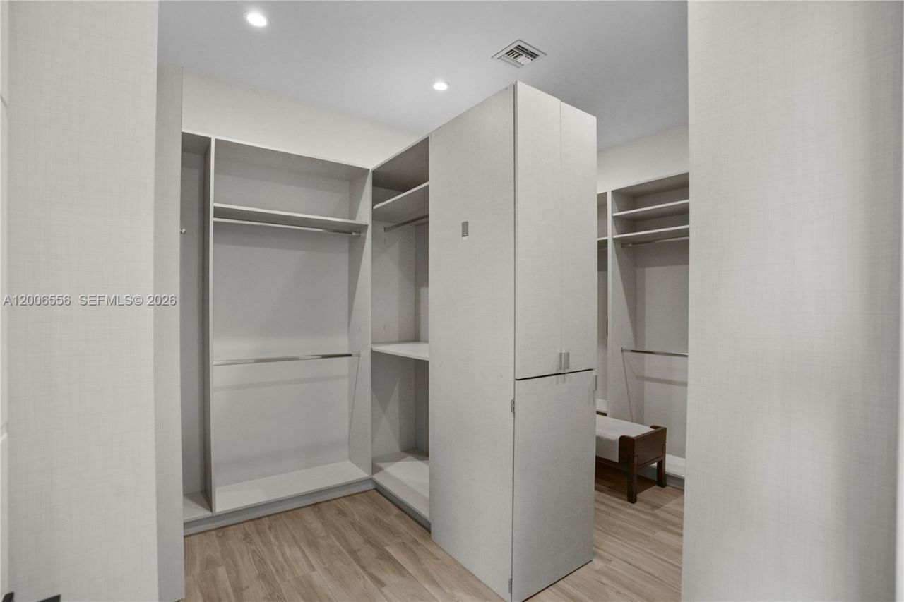 739 NE 17th Way, Fort Lauderdale, FL 33304 Photo