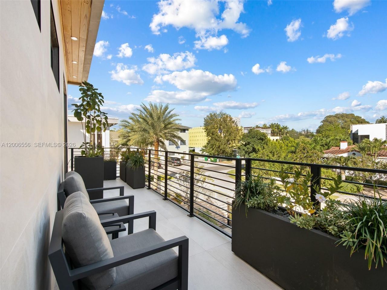 739 NE 17th Way, Fort Lauderdale, FL 33304 Photo
