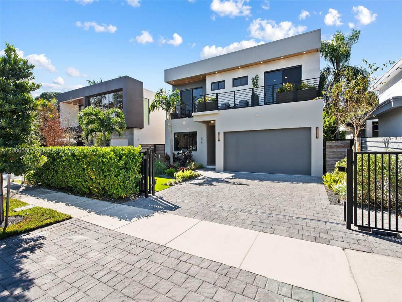 739 NE 17th Way, Fort Lauderdale, FL 33304 Photo