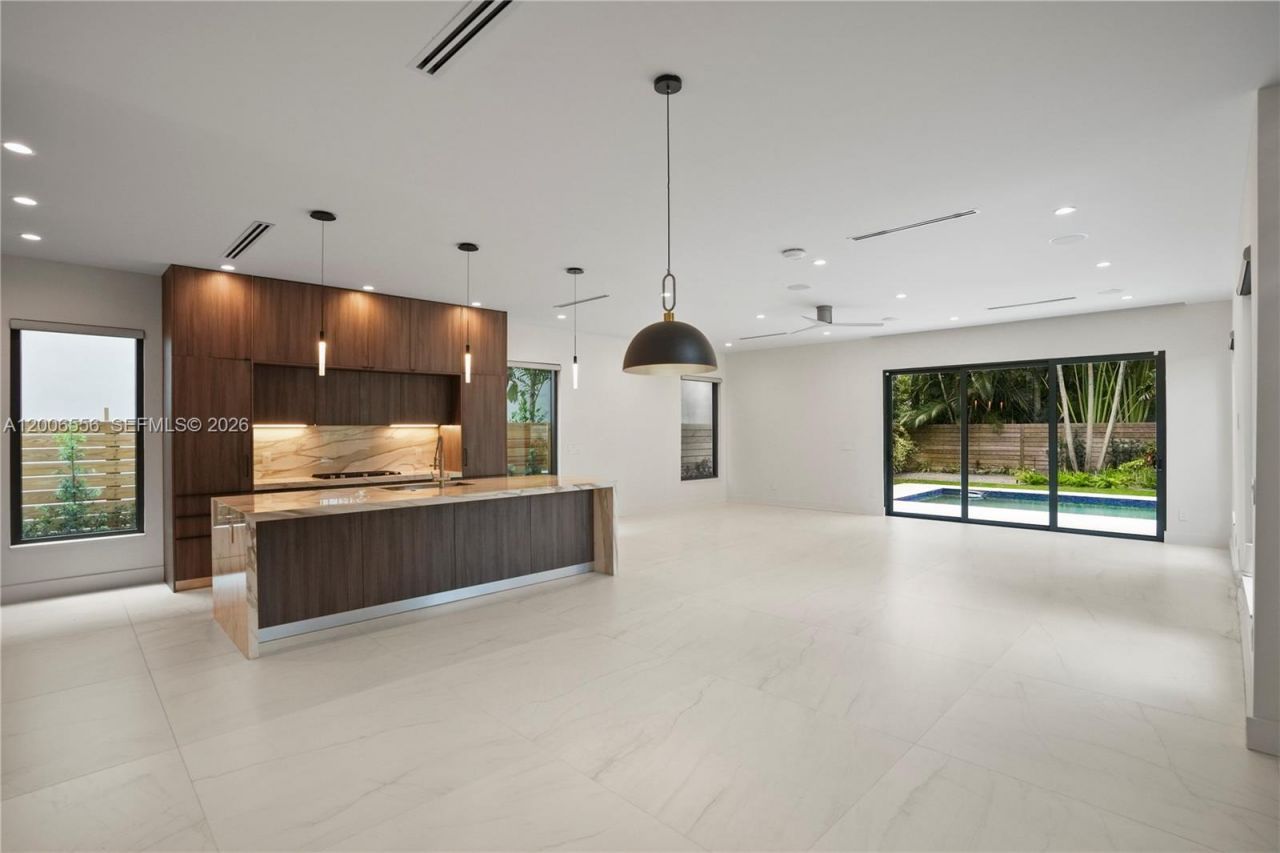 739 NE 17th Way, Fort Lauderdale, FL 33304 Photo