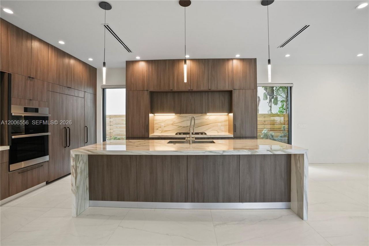 739 NE 17th Way, Fort Lauderdale, FL 33304 Photo