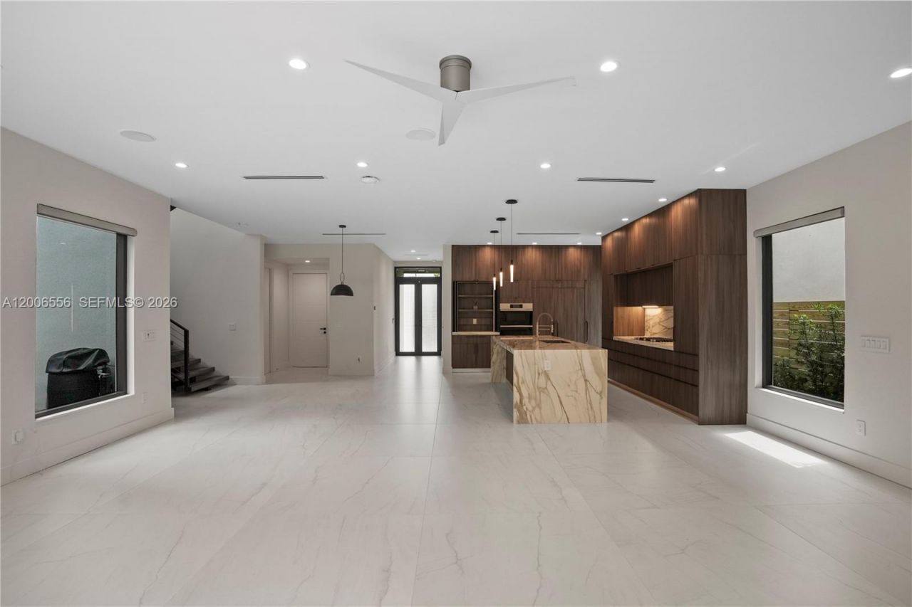 739 NE 17th Way, Fort Lauderdale, FL 33304 Photo