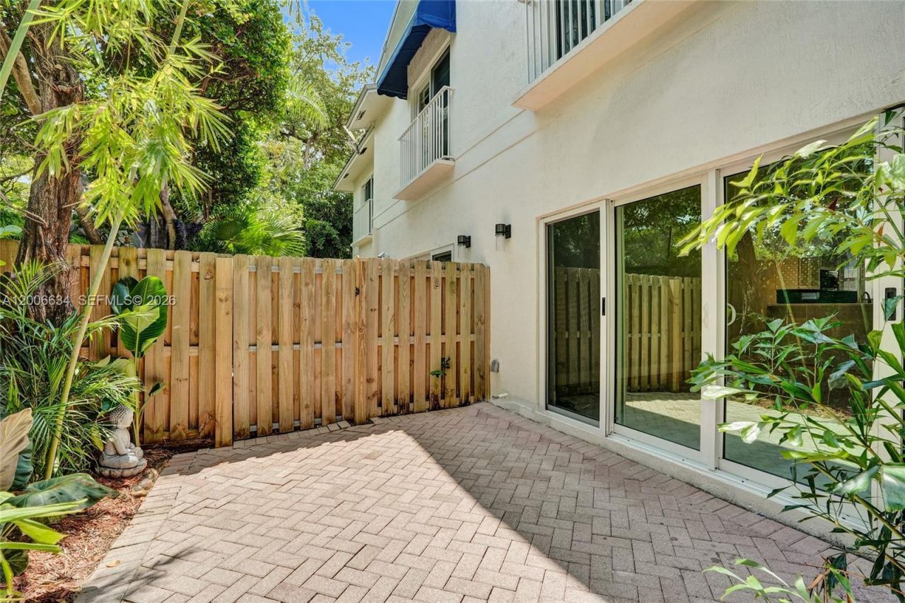 835 NE 19th Ave, Unit 10, Fort Lauderdale, FL 33304 Photo