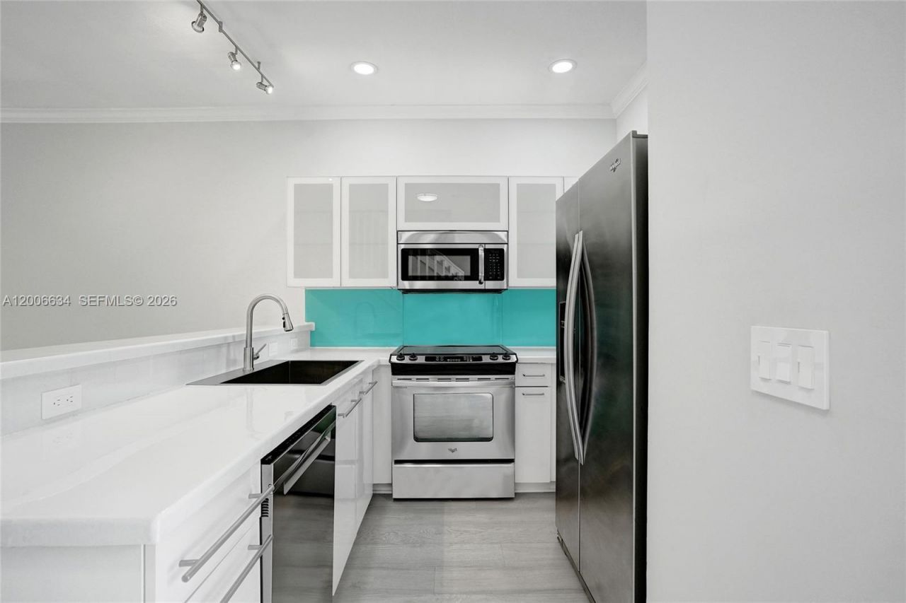 835 NE 19th Ave, Unit 10, Fort Lauderdale, FL 33304 Photo