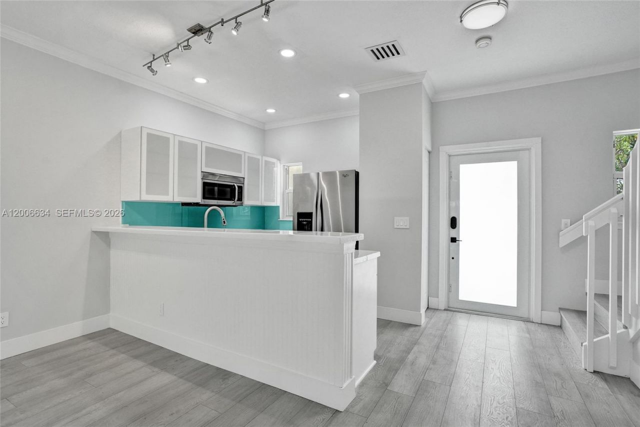 835 NE 19th Ave, Unit 10, Fort Lauderdale, FL 33304 Photo