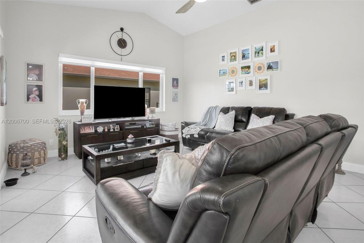 20071 NW 5th St, Pembroke Pines, FL 33029 Photo