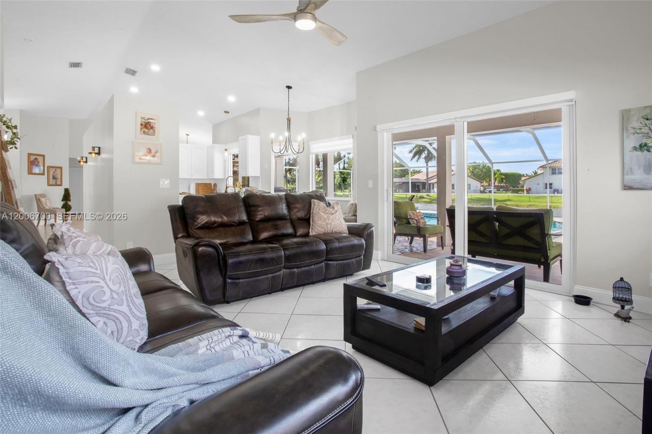 20071 NW 5th St, Pembroke Pines, FL 33029 Photo