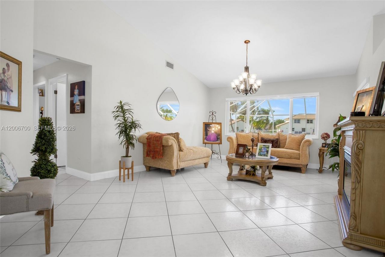 20071 NW 5th St, Pembroke Pines, FL 33029 Photo