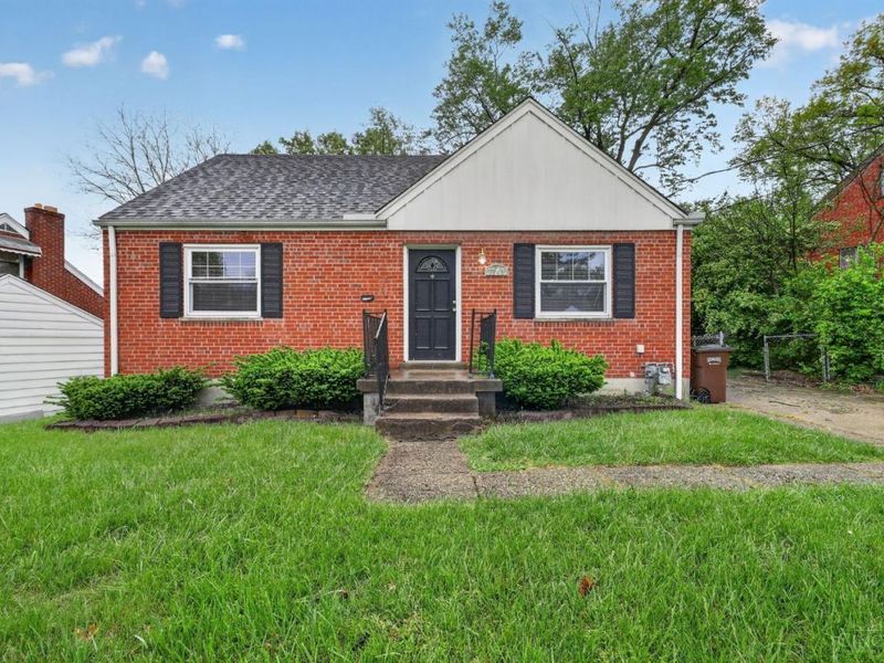 1149 Madeleine Circle, Springfield Twp., OH 45231 Photo 1