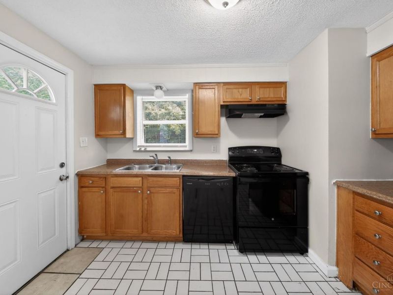 1149 Madeleine Circle, Springfield Twp., OH 45231 Photo 13