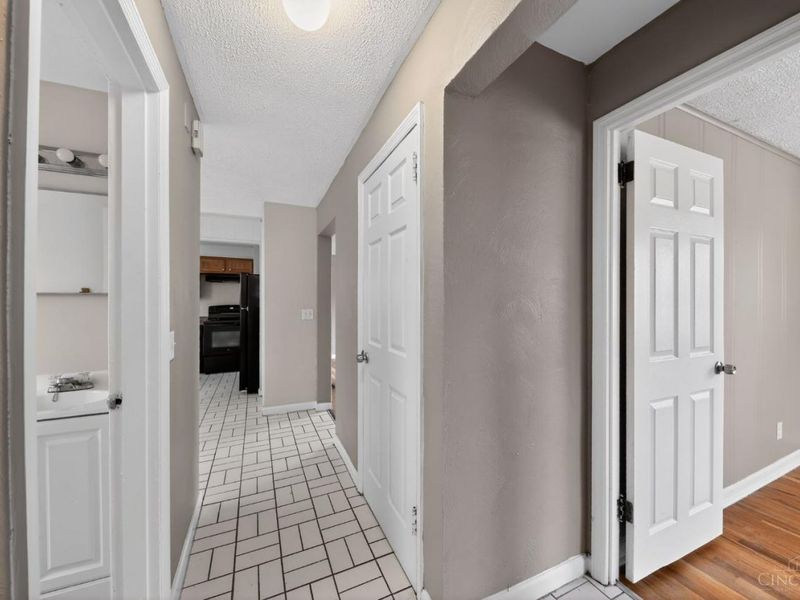 1149 Madeleine Circle, Springfield Twp., OH 45231 Photo 17