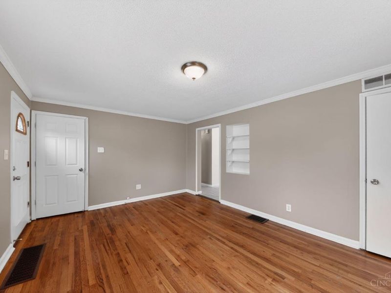 1149 Madeleine Circle, Springfield Twp., OH 45231 Photo 5