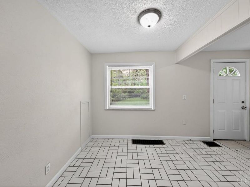 1149 Madeleine Circle, Springfield Twp., OH 45231 Photo 6