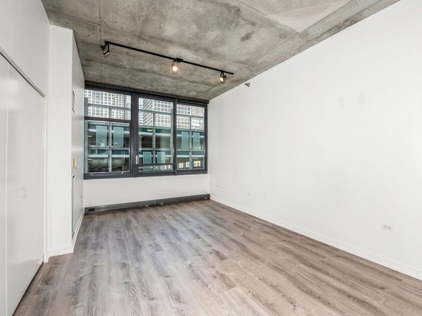 235 W Van Buren Street , Unit 1418, Chicago, IL 60607