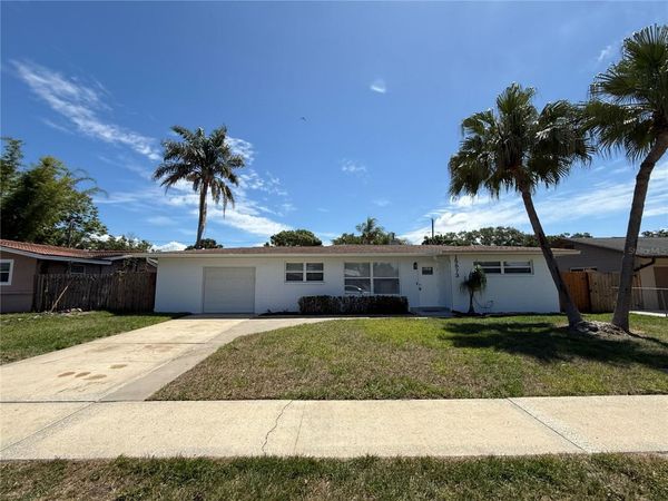 15573 BEDFORD CIRCLE E, CLEARWATER, FL 33764
