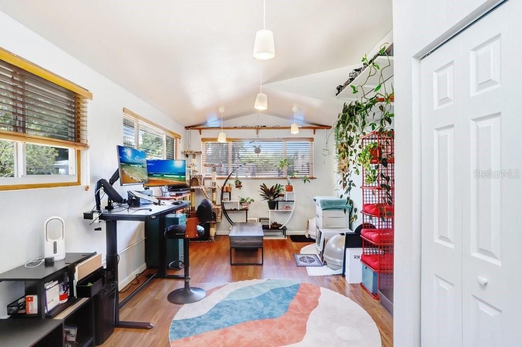 5347 10th Street N, Saint Petersburg, FL 33703 Photo
