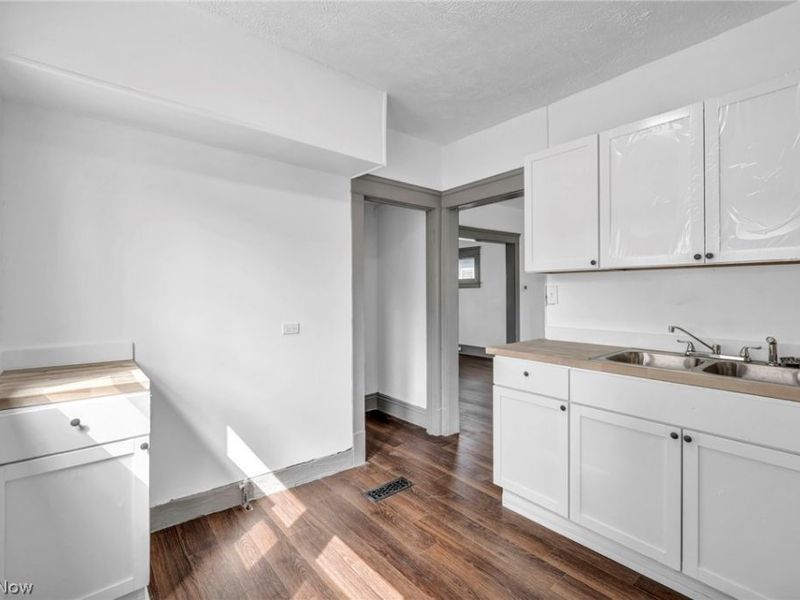 13500 Eaglesmere Avenue, Cleveland, OH 44110 Photo 15