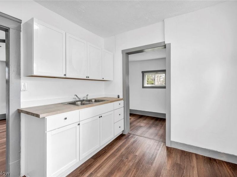 13500 Eaglesmere Avenue, Cleveland, OH 44110 Photo 17