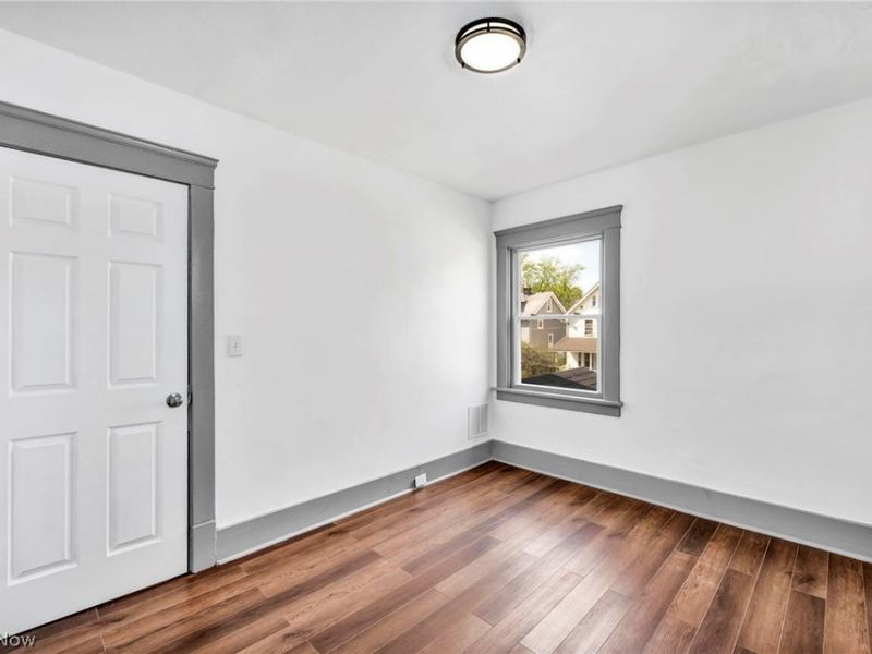 13500 Eaglesmere Avenue, Cleveland, OH 44110 Photo 28