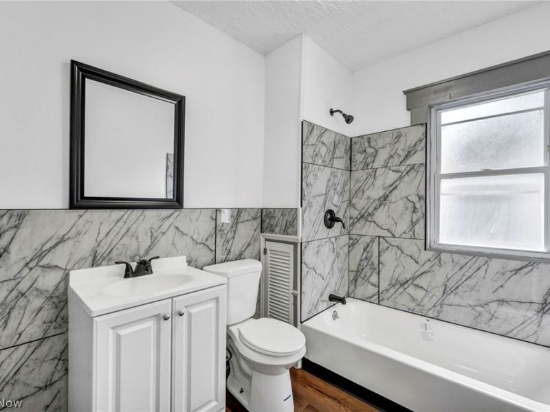 13500 Eaglesmere Avenue, Cleveland, OH 44110 Photo 32