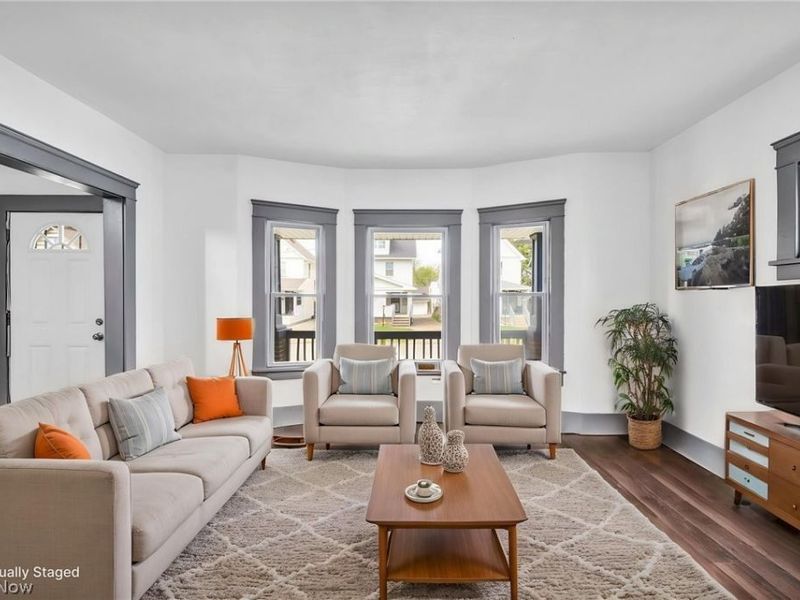 13500 Eaglesmere Avenue, Cleveland, OH 44110 Photo 4