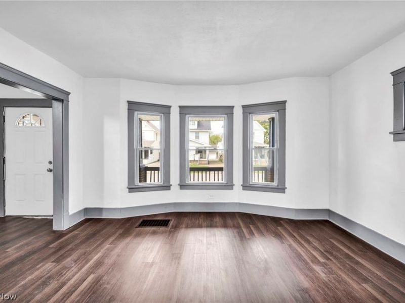 13500 Eaglesmere Avenue, Cleveland, OH 44110 Photo 5