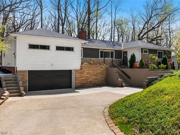 9269 Lindbergh Boulevard , Olmsted Falls, OH 44138