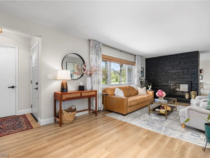 9269 Lindbergh Boulevard, Olmsted Falls, OH 44138 Photo 4